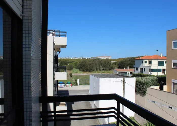 アパート House *